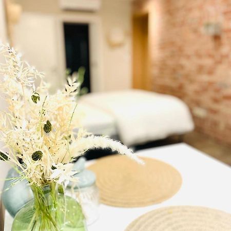 La Petite Halte Bed and Breakfast Comines-Warneton Buitenkant foto