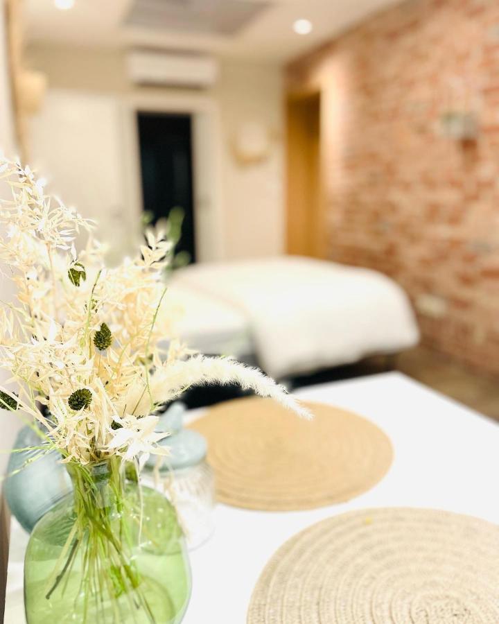 La Petite Halte Bed and Breakfast Comines-Warneton Buitenkant foto